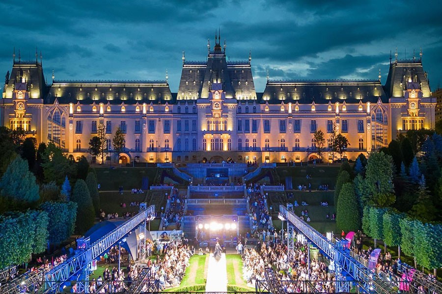 Peste 170 de evenimente și peste 1.000 de artiști într-o singură aplicație dezvoltată de Centric pentru Romanian Creative Week Iași 2024 - cel mai mare eveniment din UE al industriilor creative
